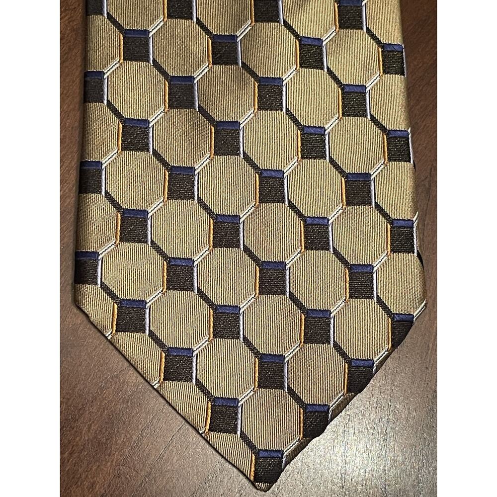 Edwards Signature Gold Black 100% Silk Men’s Neck Tie Made In China